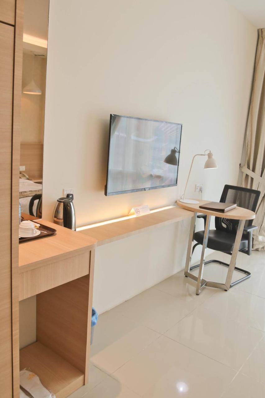Top Holiday Hotel Seri Kembangan Exterior photo