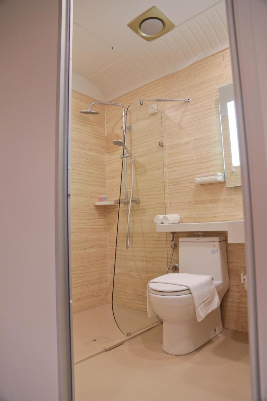 Top Holiday Hotel Seri Kembangan Exterior photo
