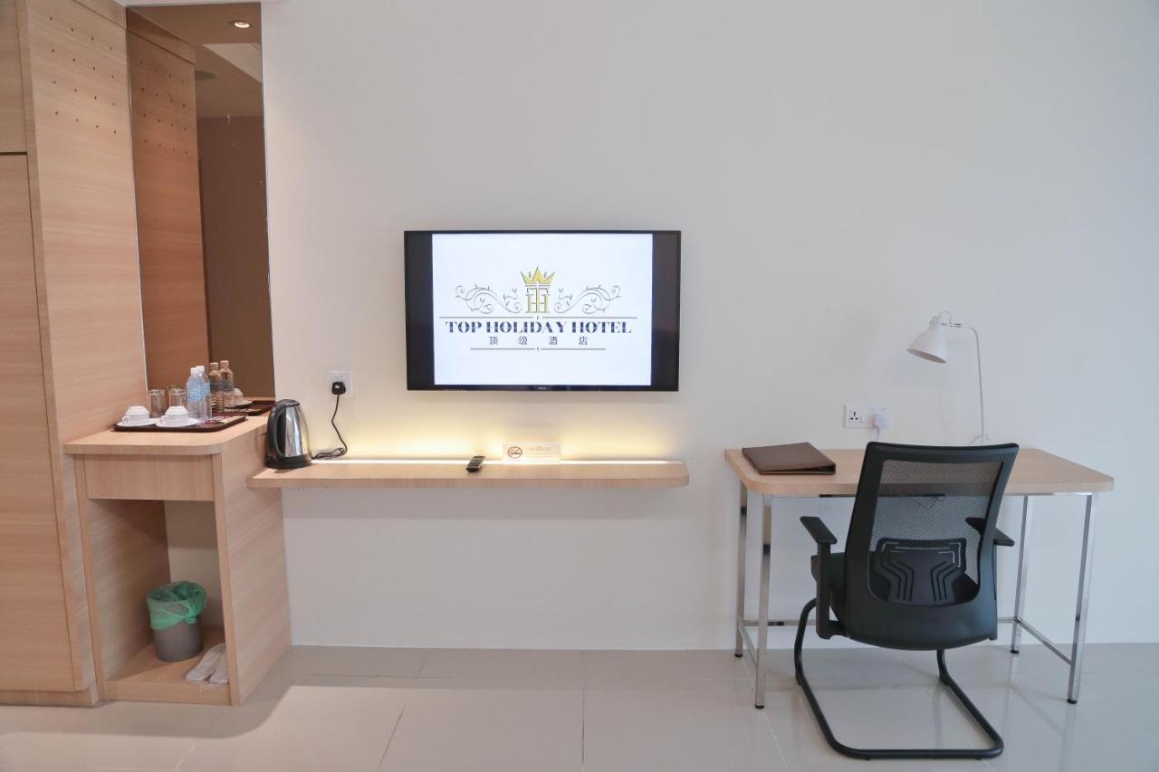 Top Holiday Hotel Seri Kembangan Exterior photo